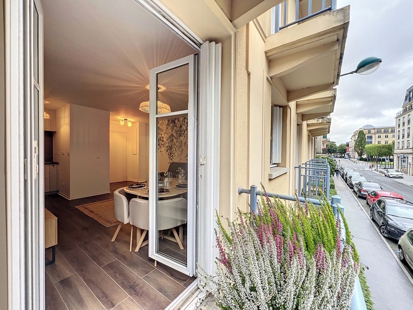 Location New renovated apartment just 1 min from train station RER Val D’Europe , free pa