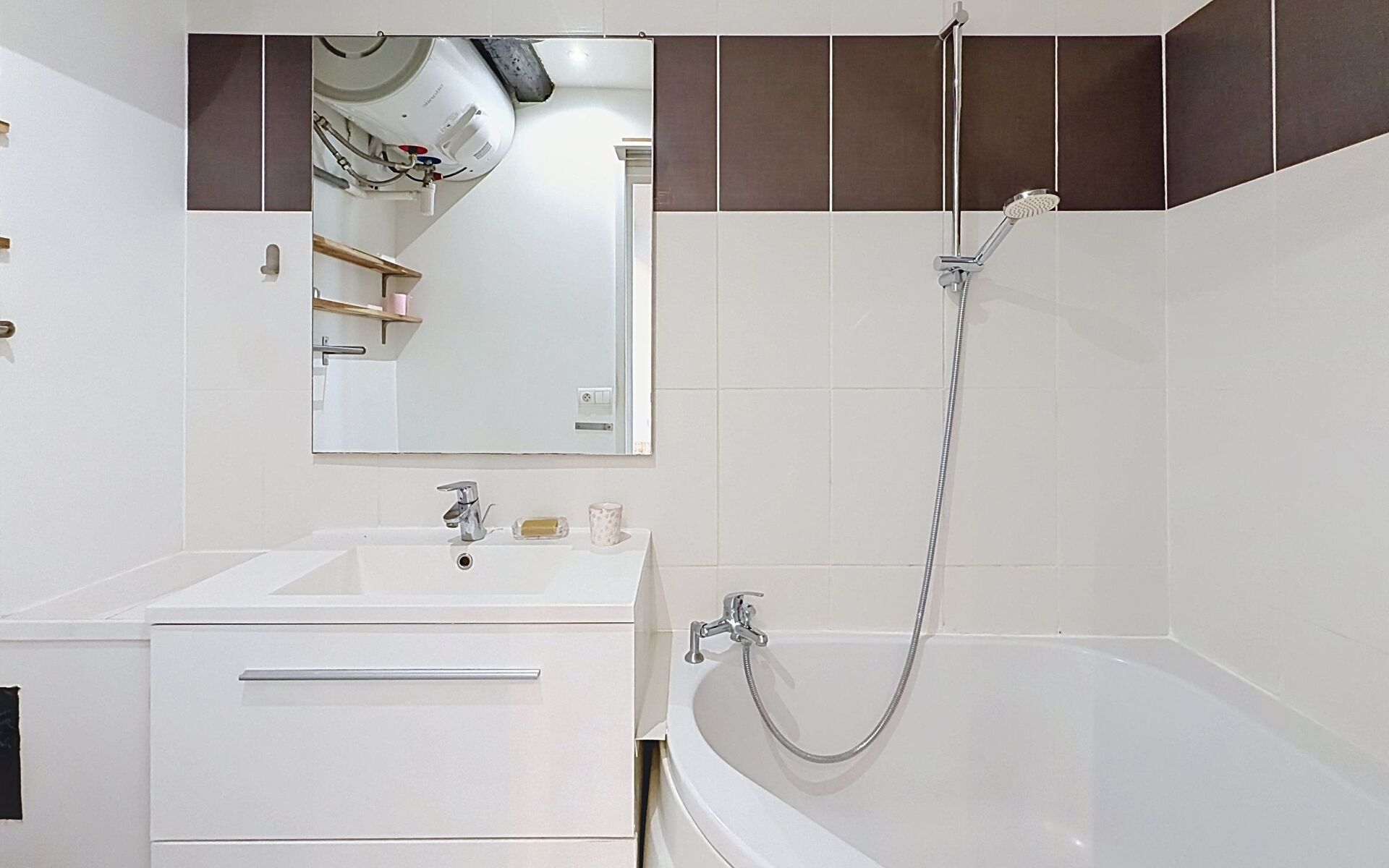 Location À louer – Magnifique studio meublé (1380€)– 67 Rue Peyssonnel, 13003 Marseille (
