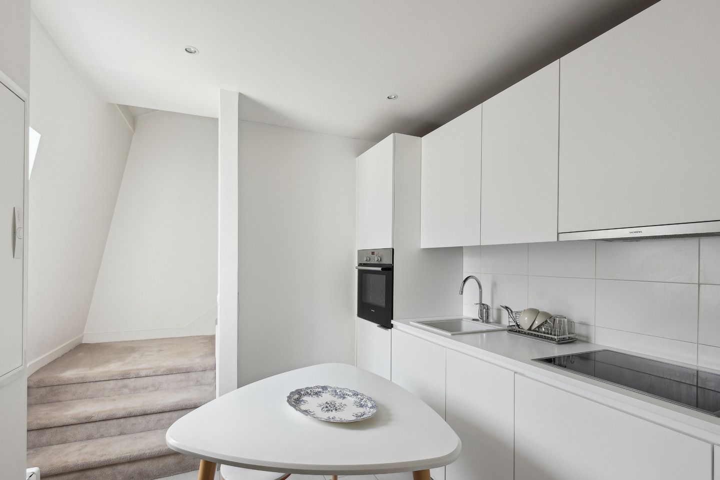 Location ID 373 Champs Elysees / rue Marbeuf (loyer tout inclus)