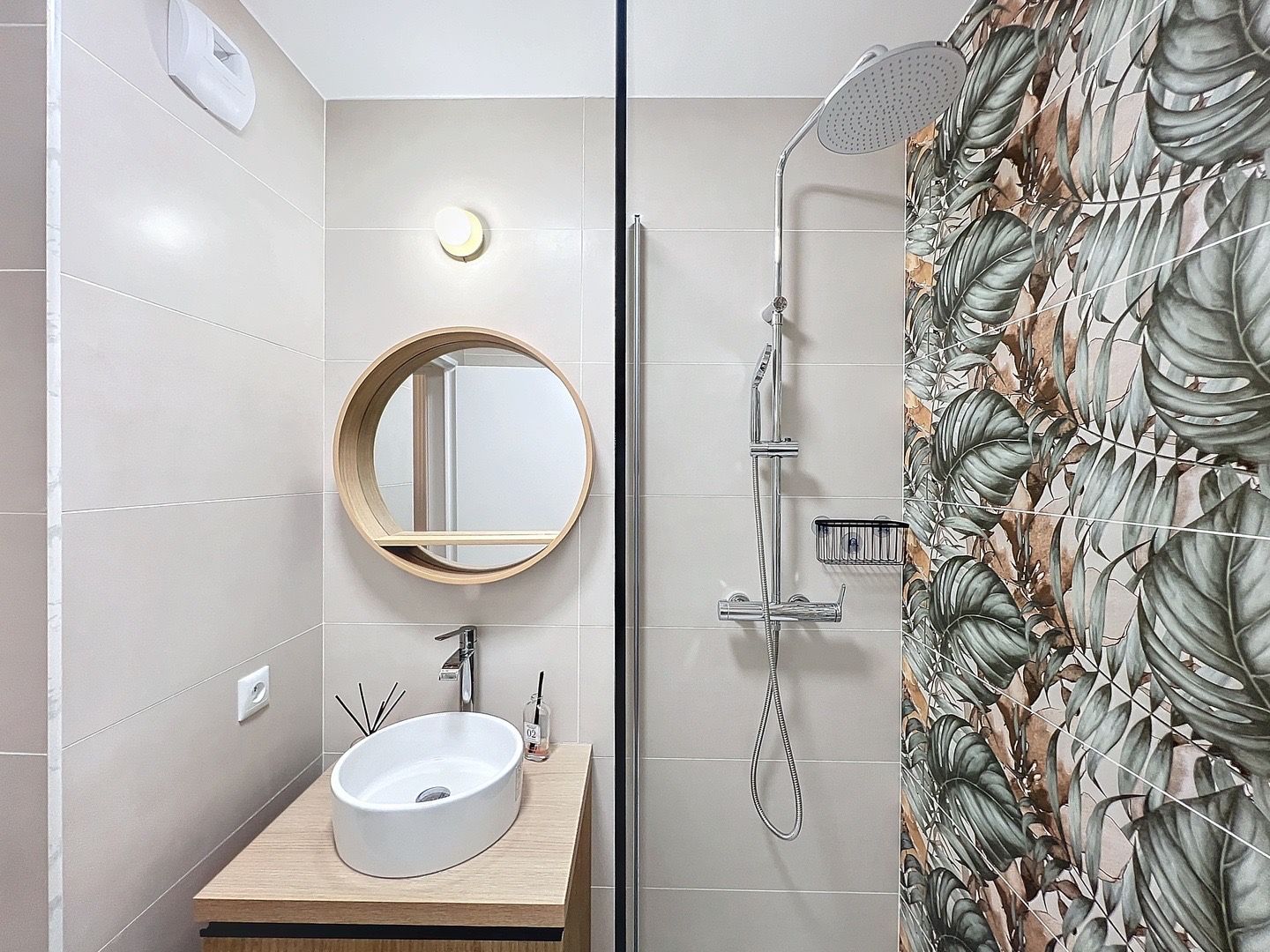 Location New renovated apartment just 1 min from train station RER Val D’Europe , free pa