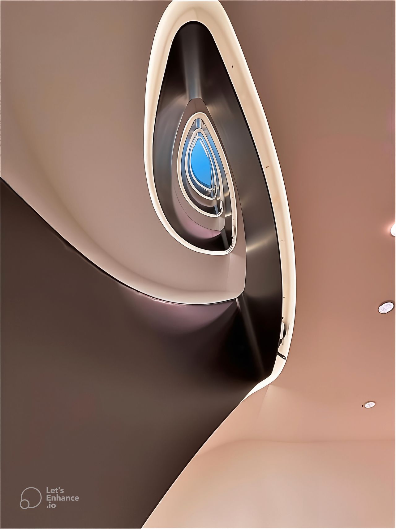 Modern studio at Munich Marienplatz (with home Cinema Feeling)