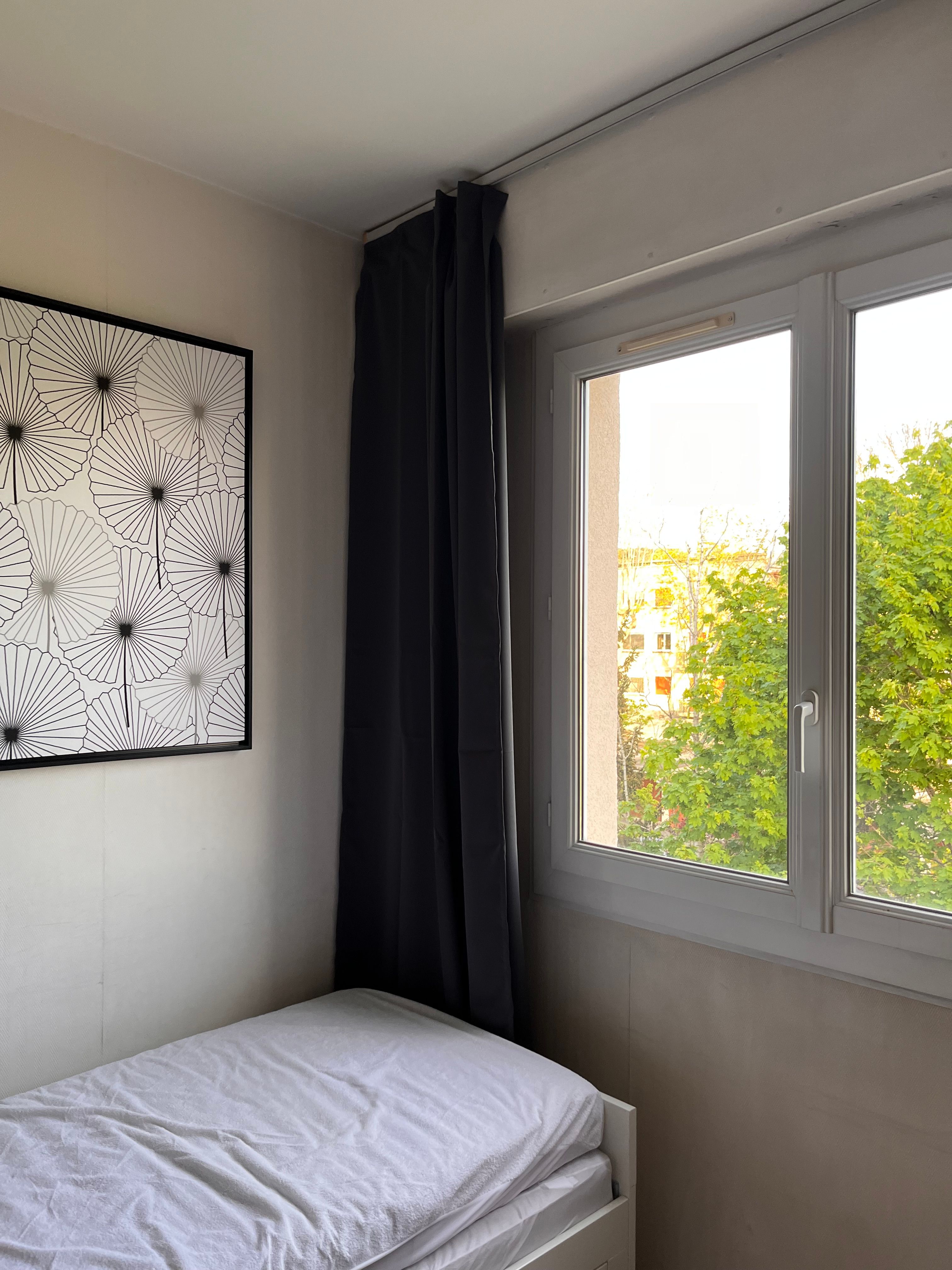 Location T5 -3 chambres - 10 couchages - centre ville  avec parkings -cave - gardien (loy
