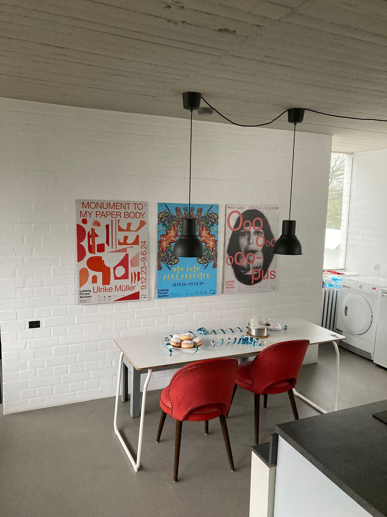 fully furnished room in a shared apartment in a large estate near the university hospital and the RWTH city campus