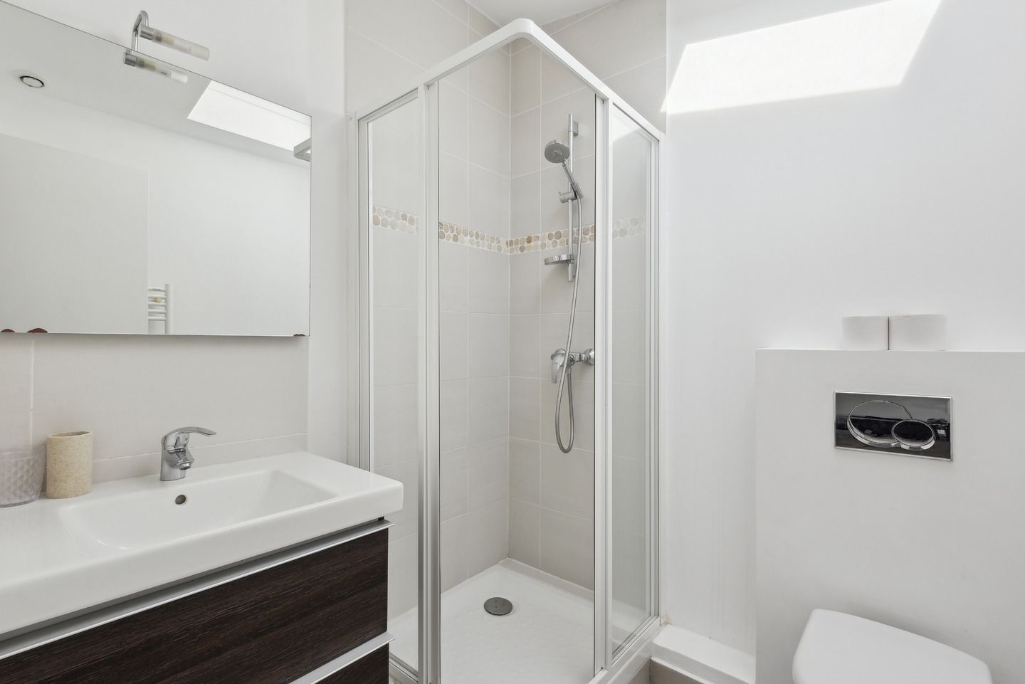 Location ID 373 Champs Elysees / rue Marbeuf (loyer tout inclus)