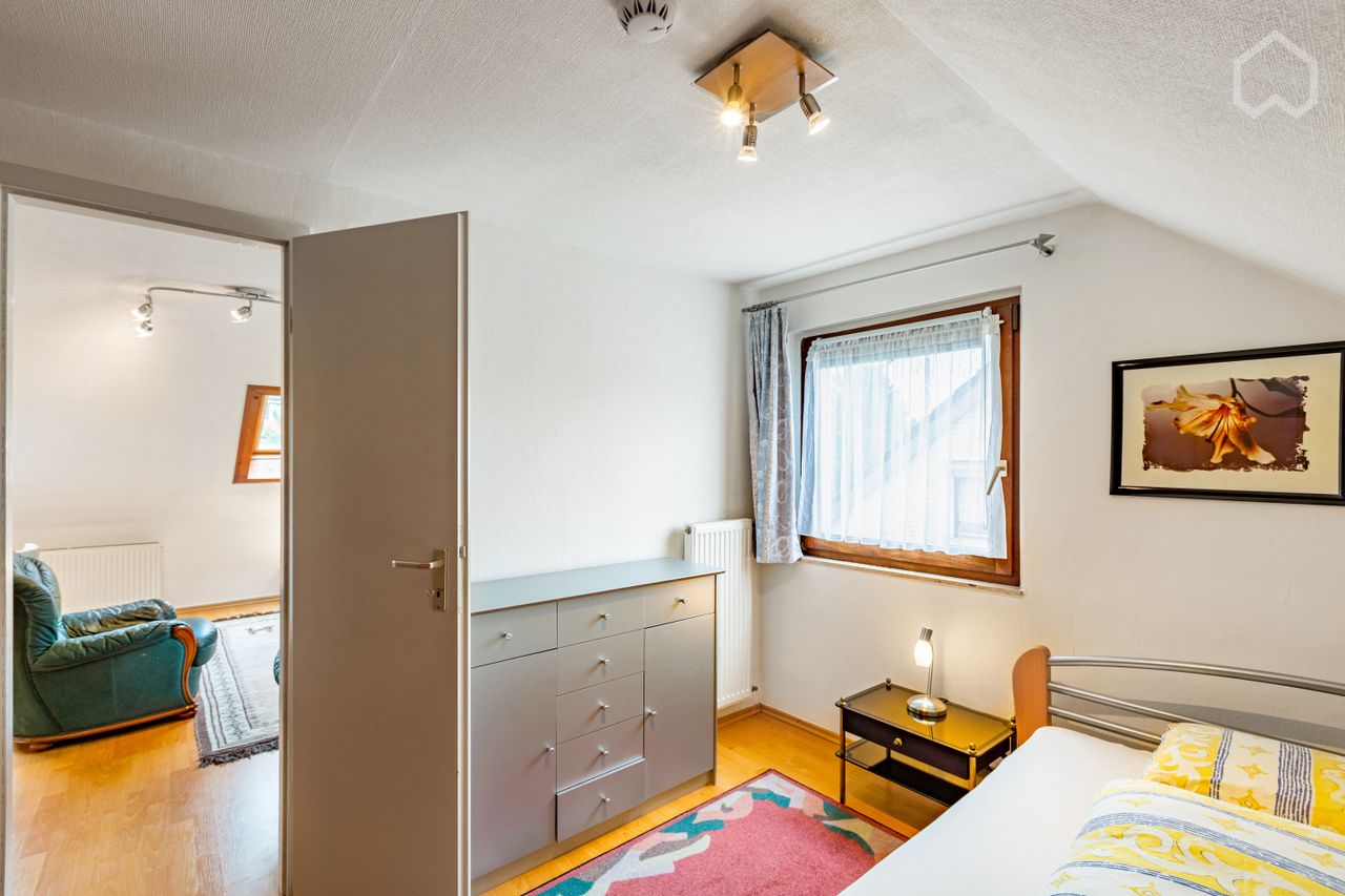 Bright and friently 2 room apartment in the attic, calm located with good infrastructure