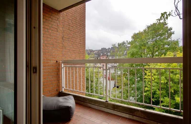 Stylish, bright and fully furnished 96 m² 4-room apartment in excellent location (Unterbilk)