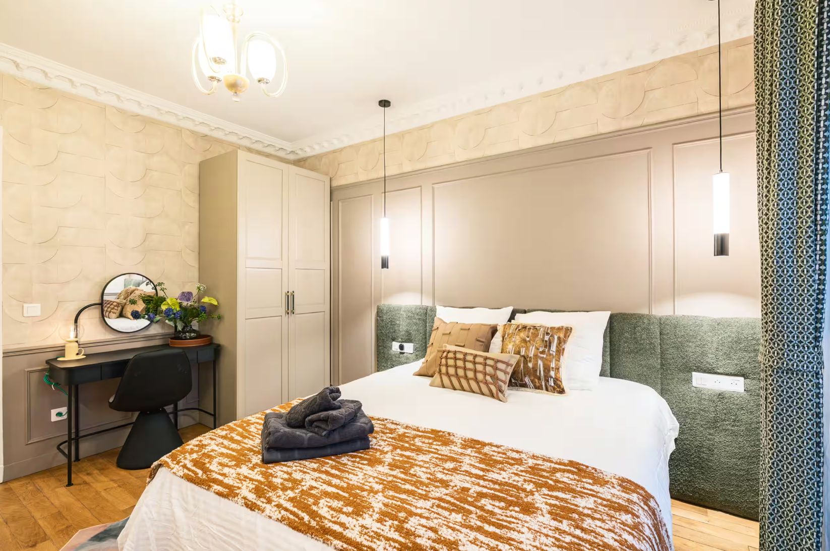 Location Appartement Haussmannien de 4 pièces – 3 Chambres, Paris 15ème (loyer tout inclu