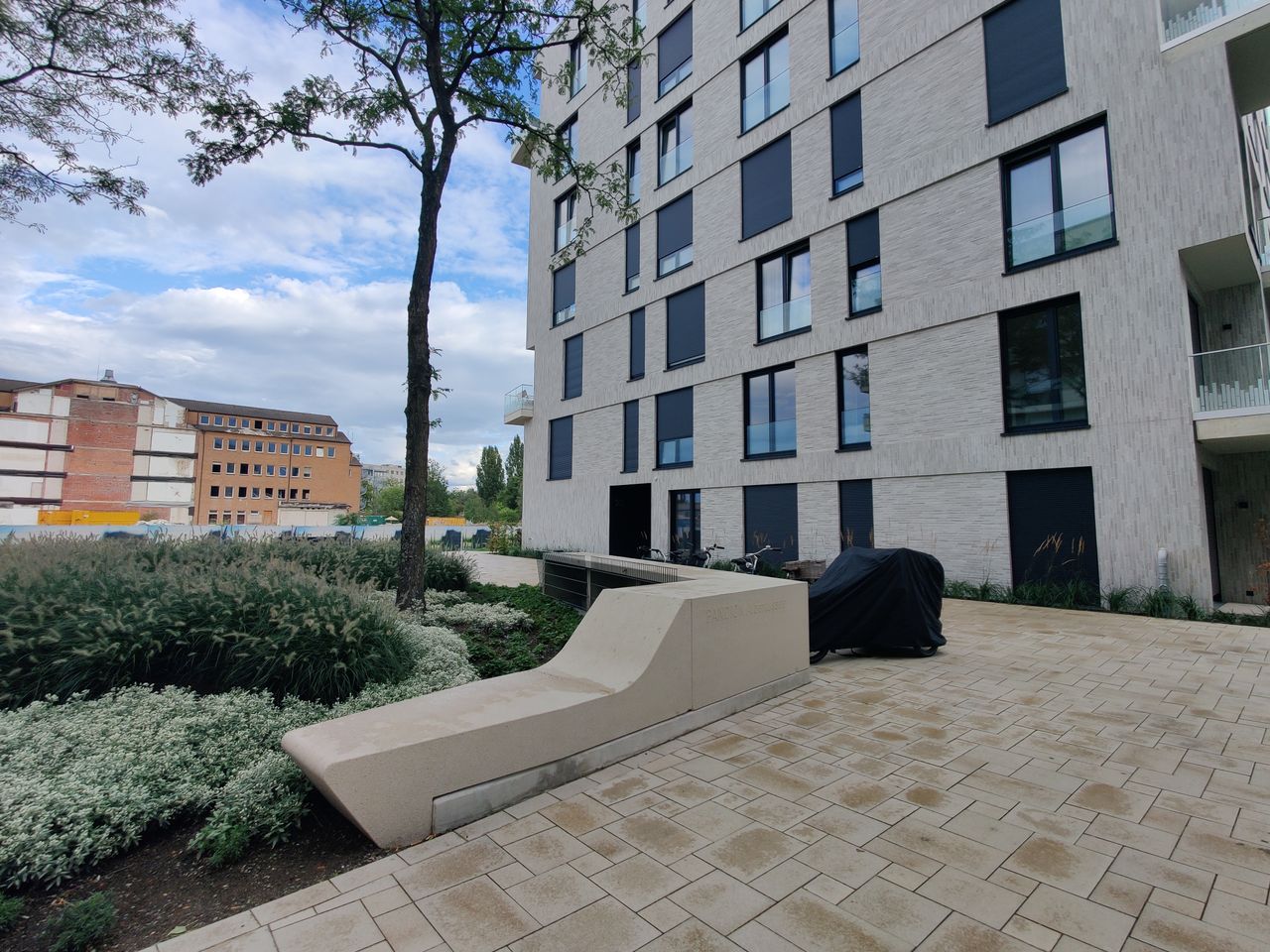 Exclusive New-Build Apartment with Lake View at Albertussee in Düsseldorf