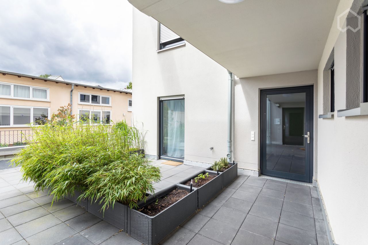 Bright and modern new loft in Frankfurt am Main with direct access to the river Main, quiet flat