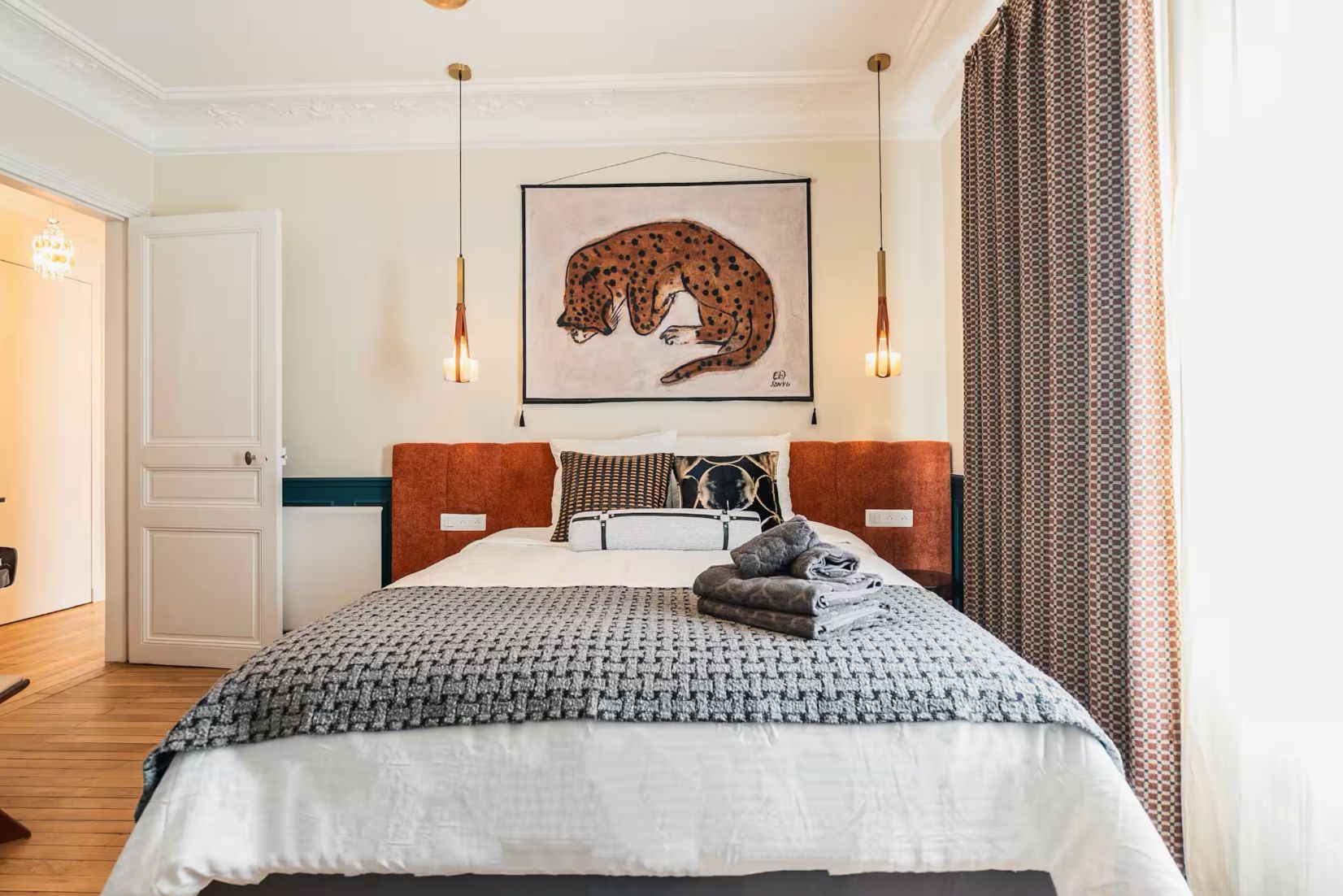 Location Appartement Haussmannien de 4 pièces – 3 Chambres, Paris 15ème (loyer tout inclu