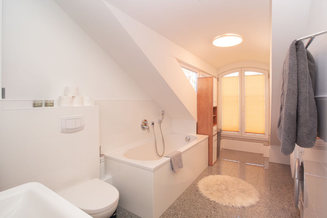 New and chic apartment with parking space in the middle of Munich