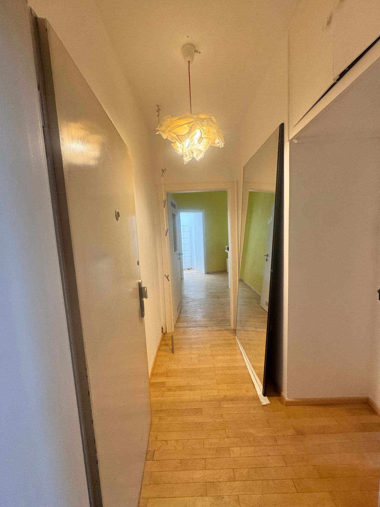 Machelle zentral frisch renovierte 2Zimmer Wohnung