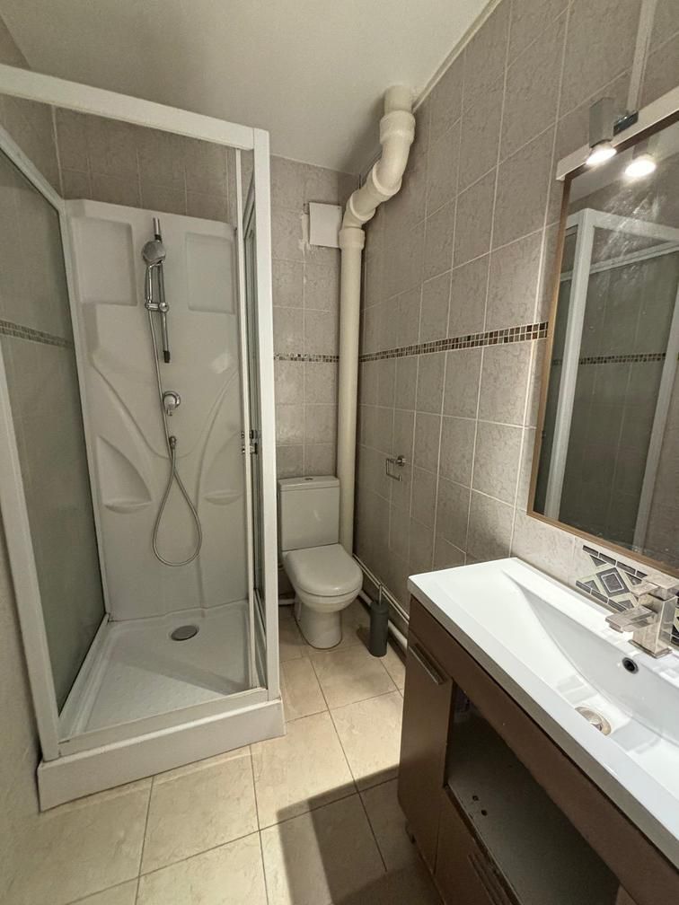 Location chambre encolocation dans une maison spacieuse (loyer tout inclus)