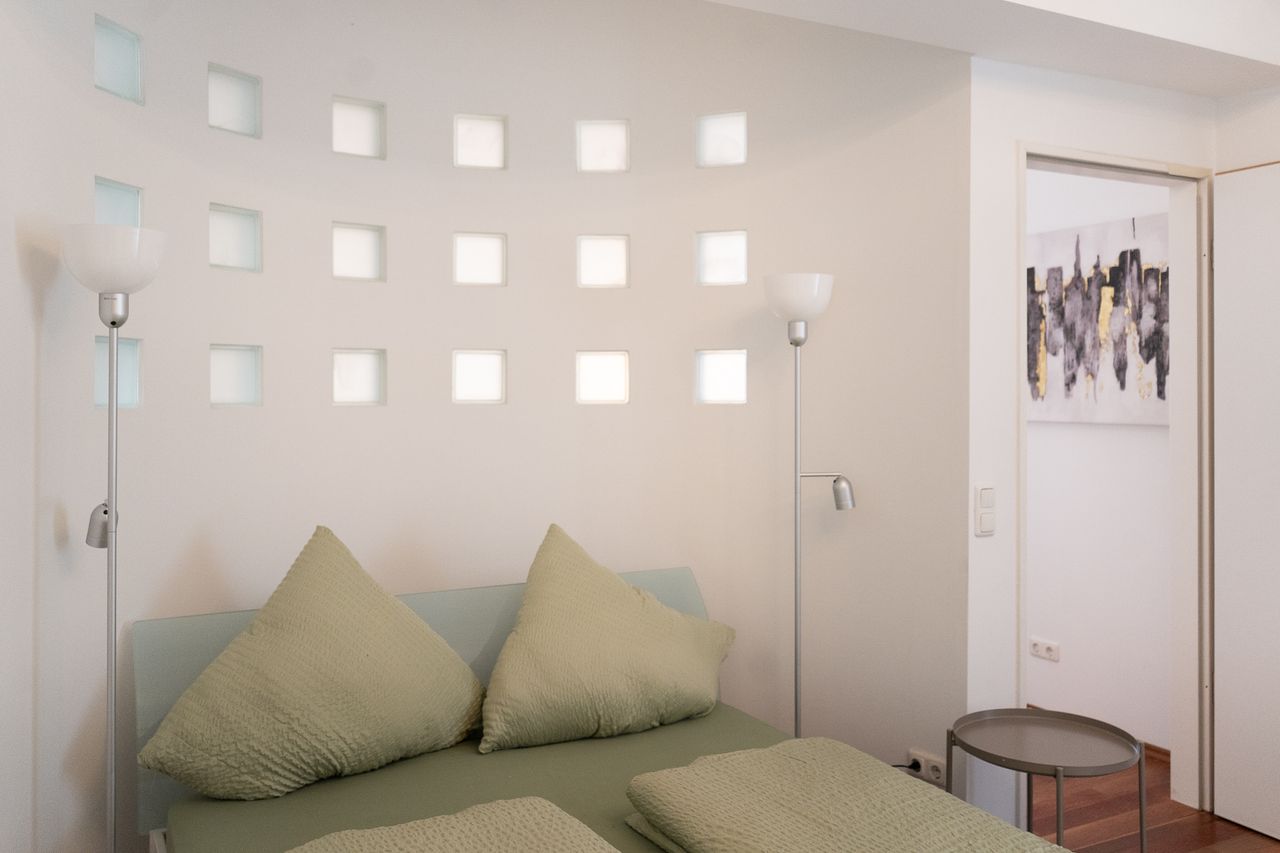 Fashionable flat with 2 bedrooms and two bathrooms in München