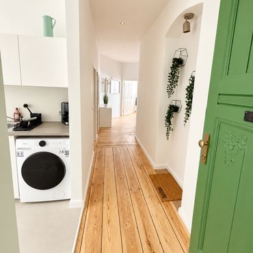 Epen 2-21 Stylish 2-Bedroom Apartment with Balcony & Historic Charm in Reinickendorf