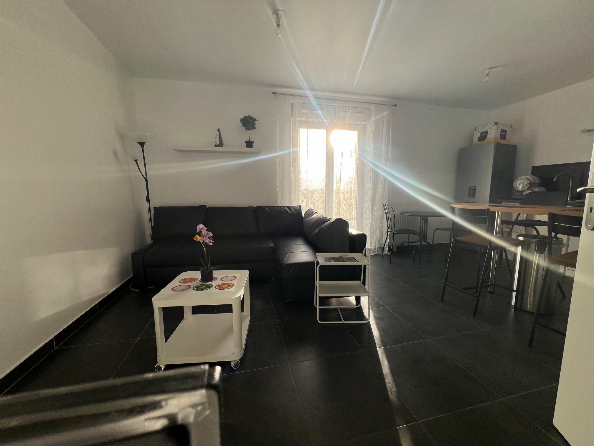 Location Studio T1 lumineux et spacieux avec balcon et parking à Noisy-le-Grand (loyer to