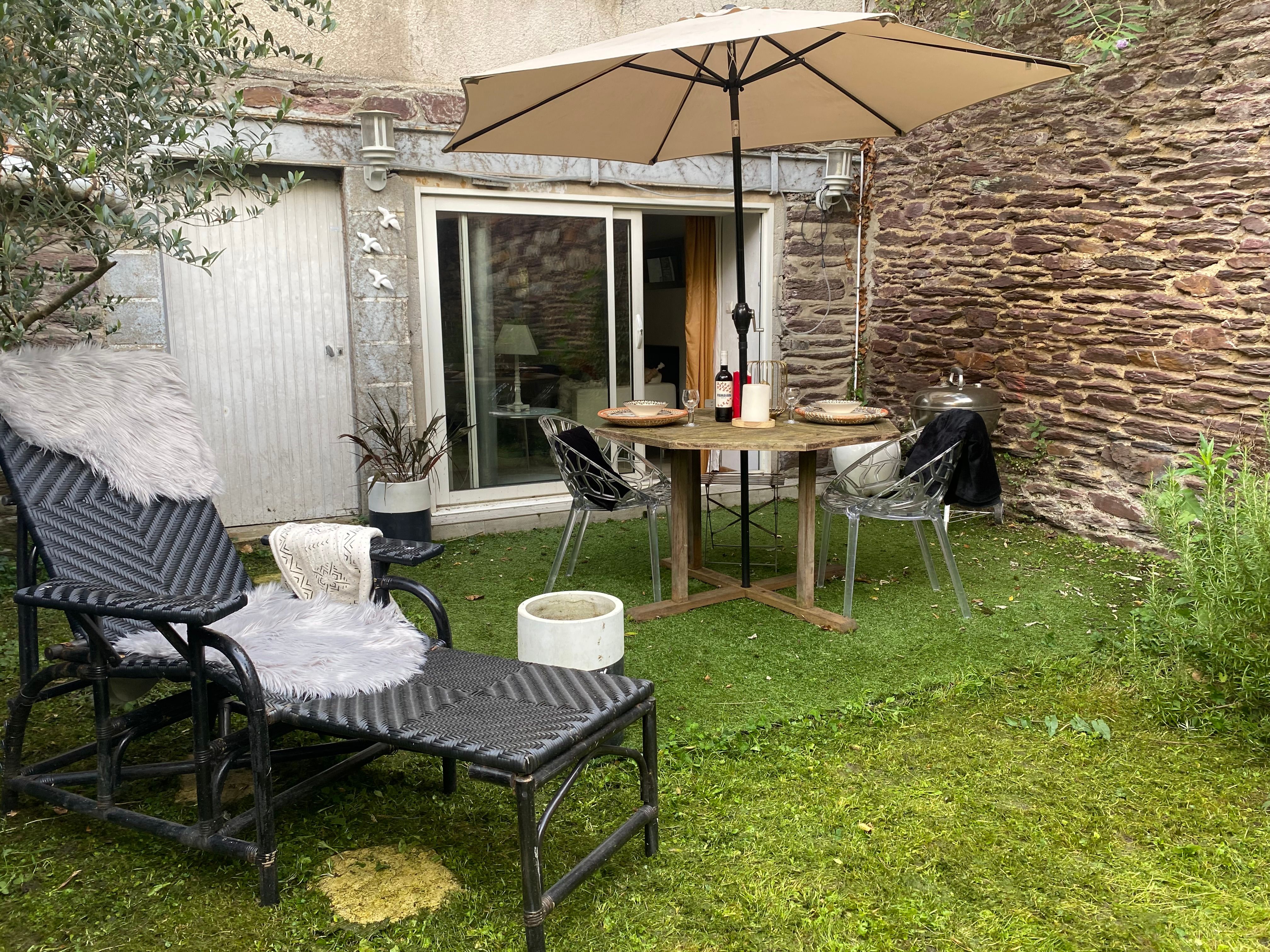 Location Appartement dans le centre de rennes au calme et au bord de la ville (loyer tout