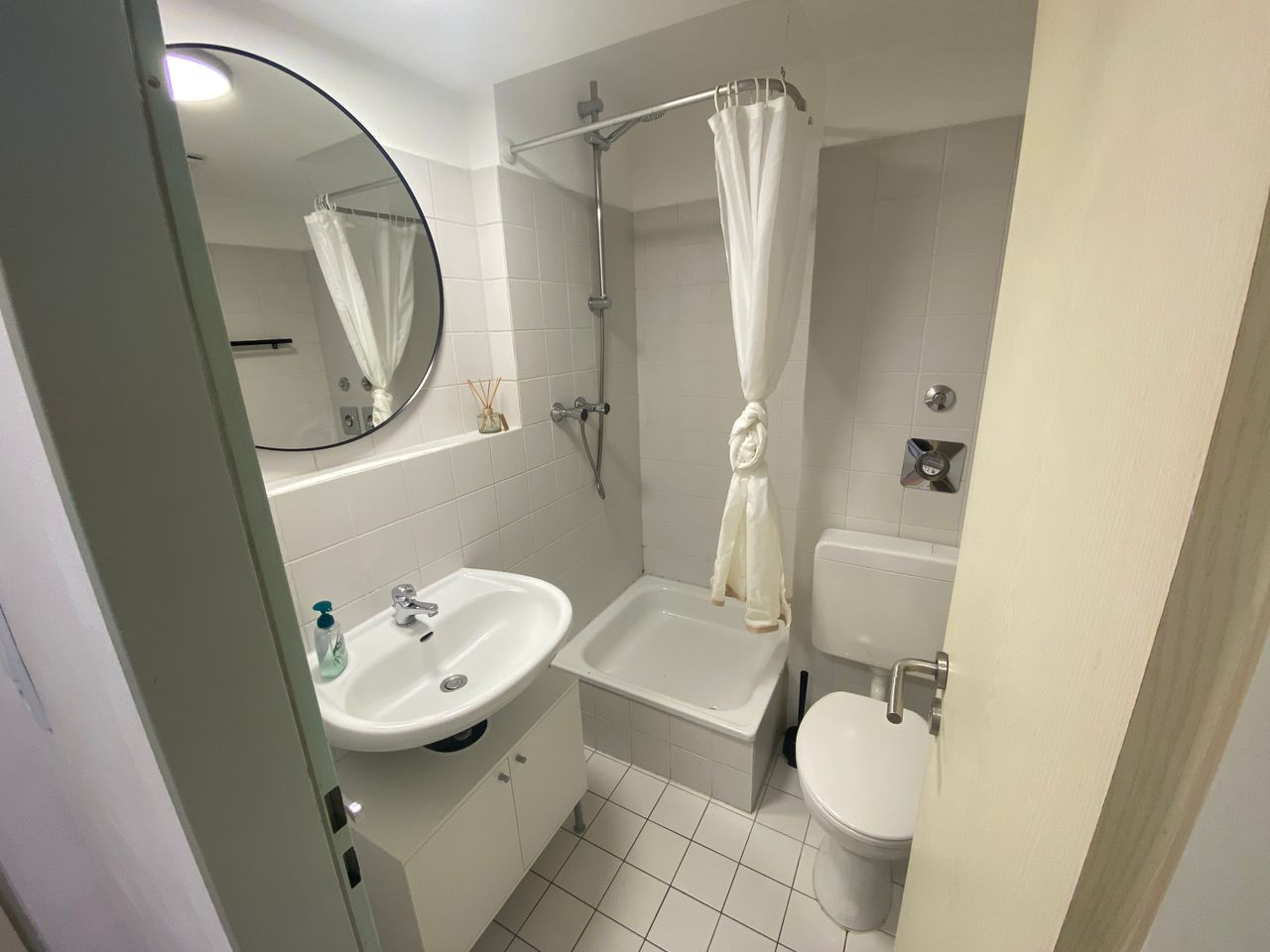 Beautiful apartment in Düsseldorf with balcony