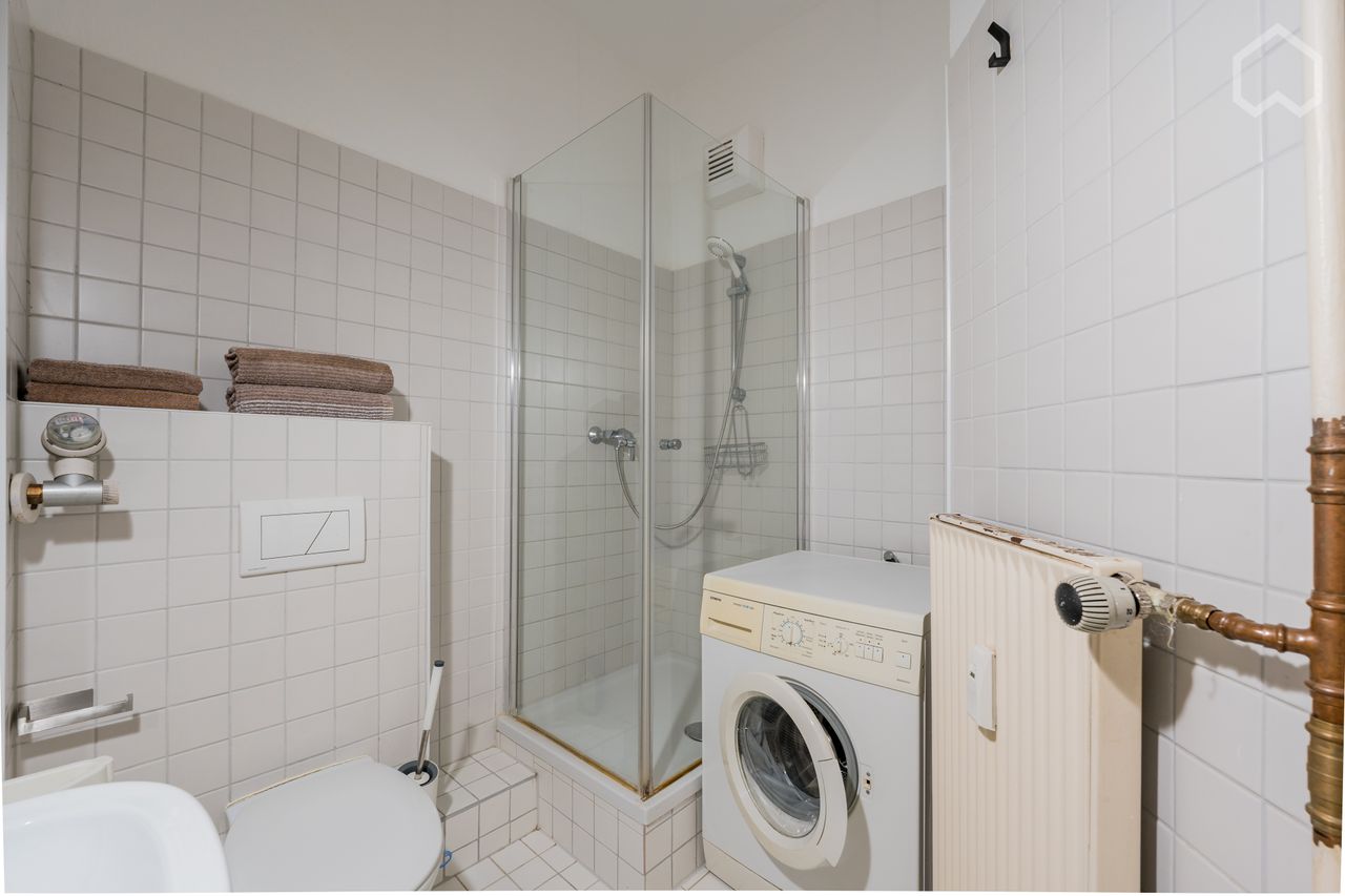 Spacious flat in historic Neukoelln district