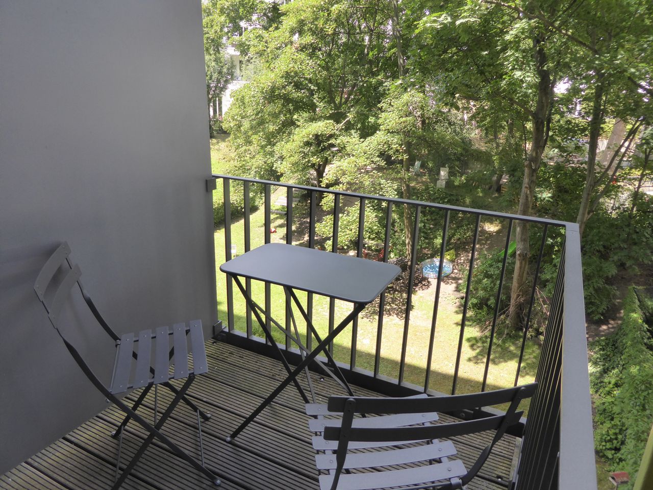 In August: Beautiful holiday apartment close to Alexanderplatz in front of Volkspark Friedrichshain