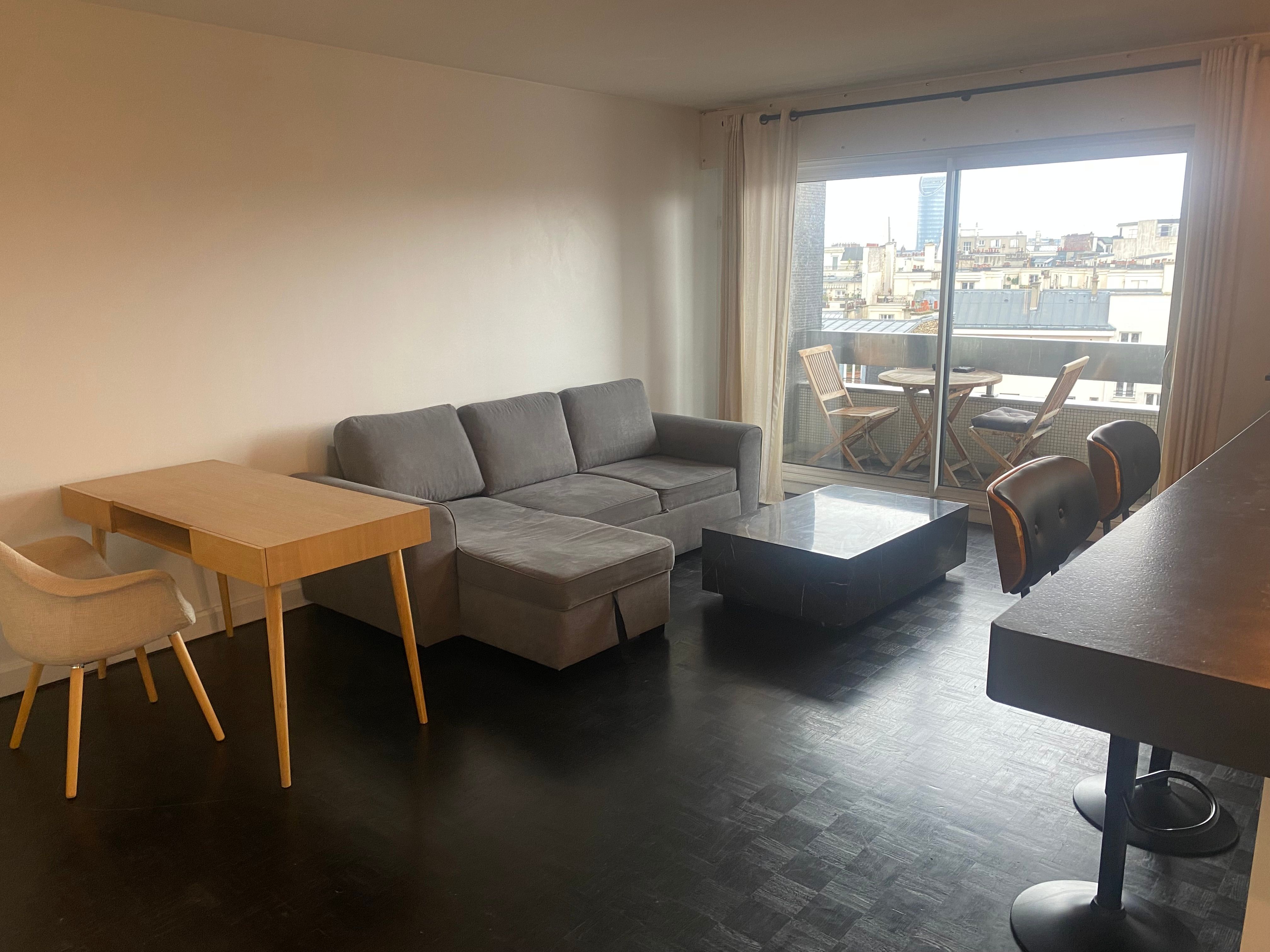 Beau 2 pièces plein ciel (loyer tout inclus) Paris