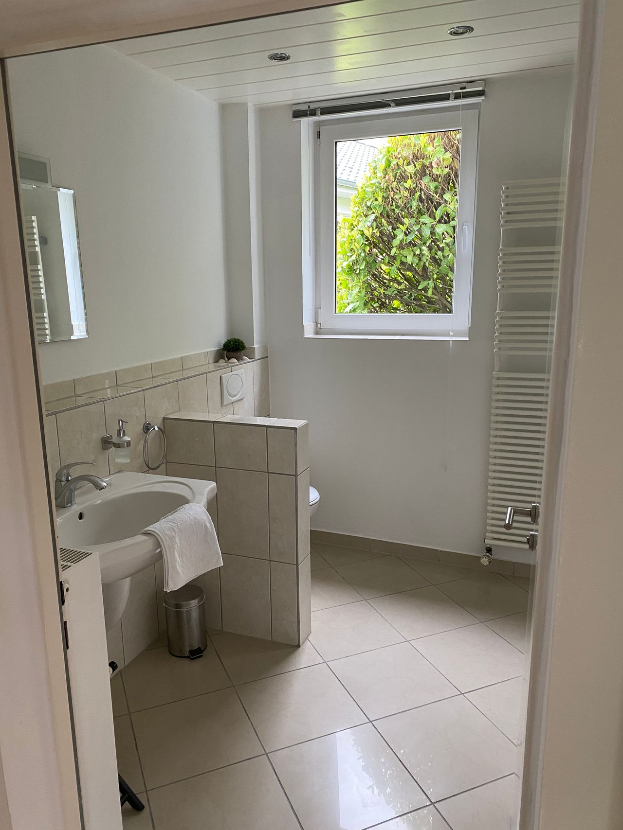 Guest suit, park-like garden, terrace