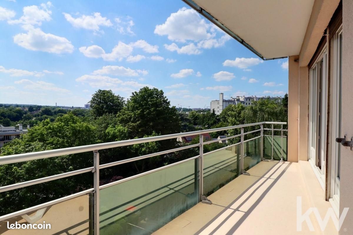 Location T5 -3 chambres - 10 couchages - centre ville  avec parkings -cave - gardien (loy