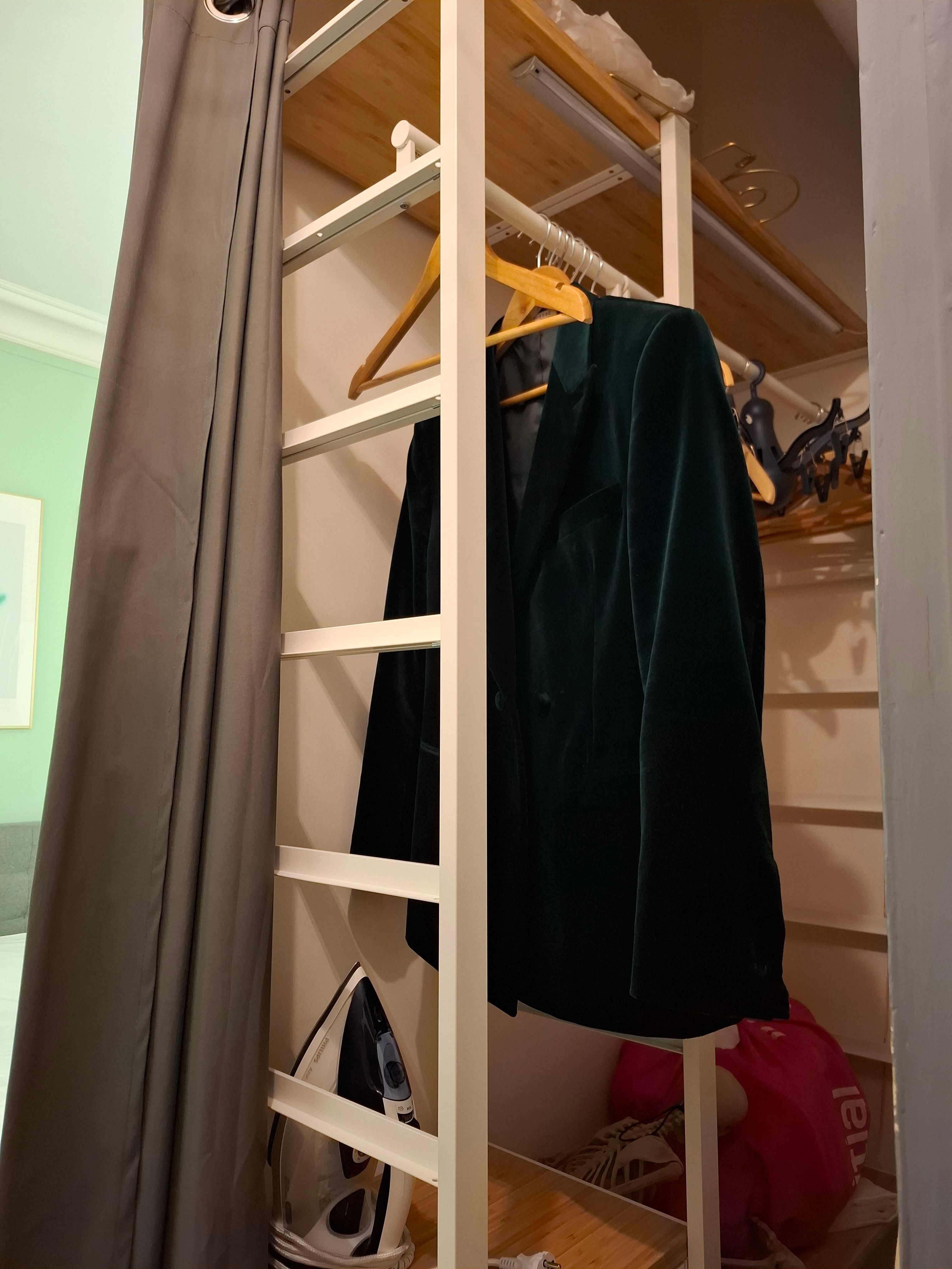 Appartement dans un immeuble haussmannien - 1 Salon et 1 Chambre – Calme absolu et sécurisé - proximité immédiate des transports - prisé 9ᵉ​ (loyer tout inclus) Paris