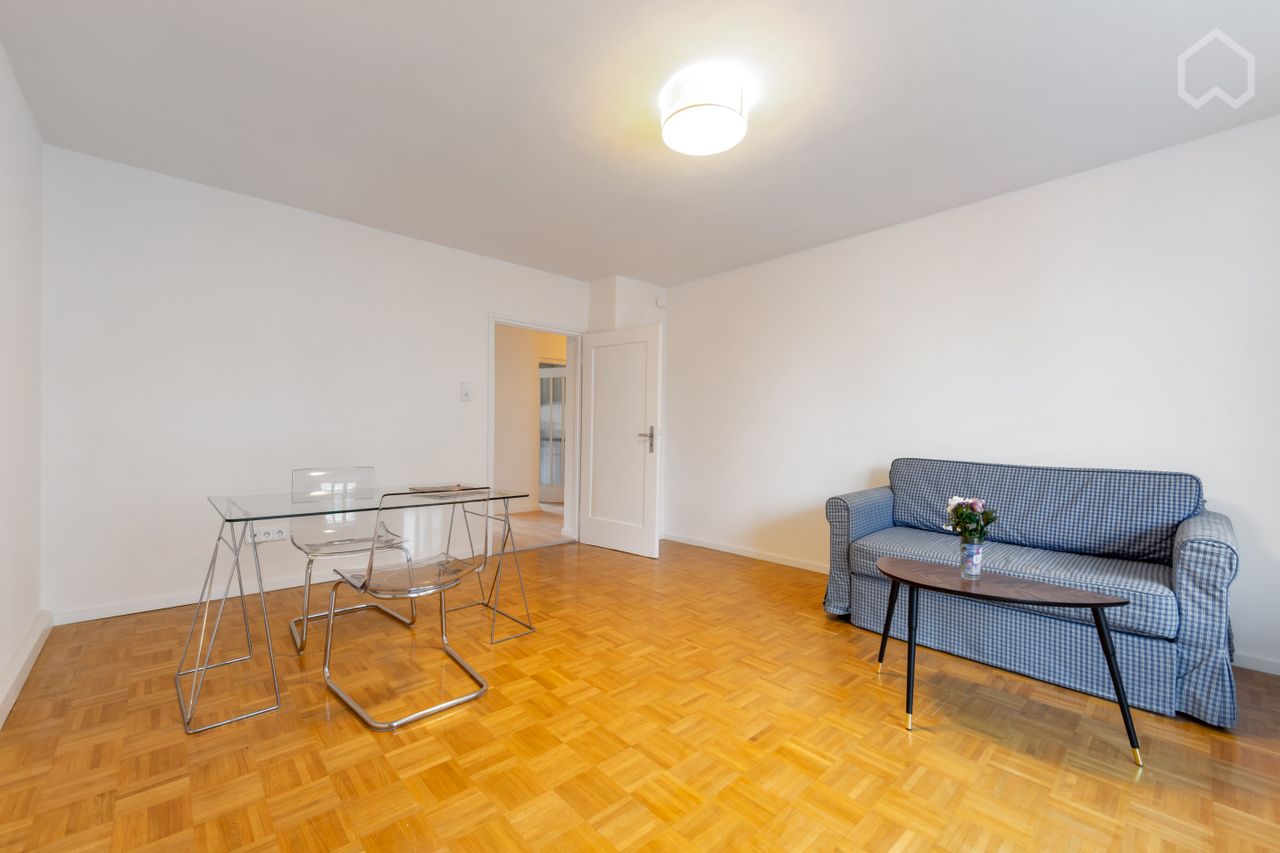 Well cut, bright 2-room apartment with balcony in the middle of Munich
