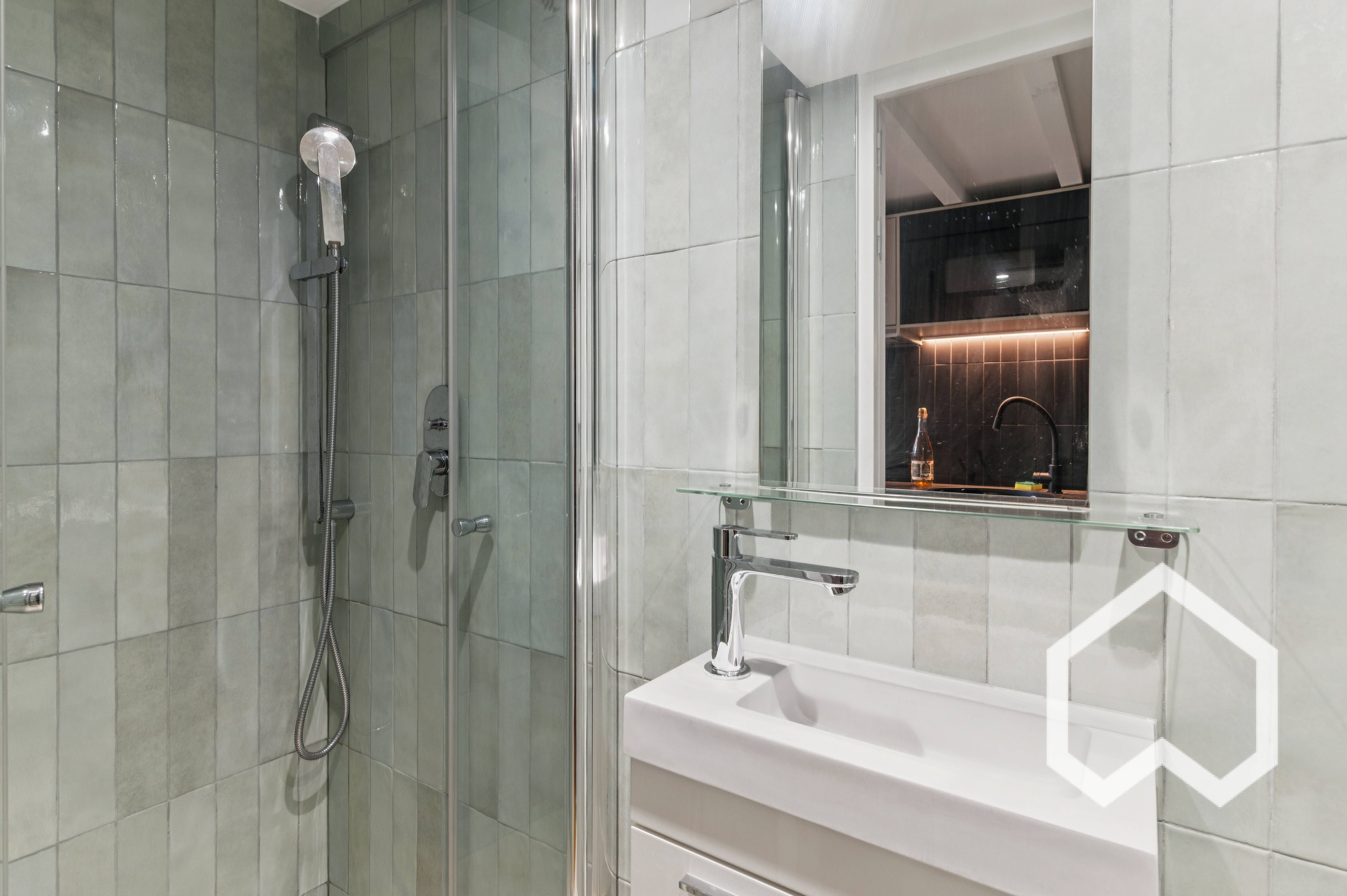 Location Studio 12m² - Quartier Latin - Odéon (loyer tout inclus)