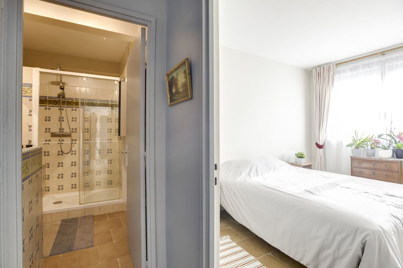 Air-conditioned apartment with terrace