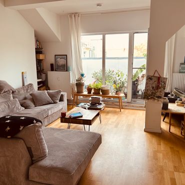Bright top-floor apartment with 2 balconies in Mitte in Mitte