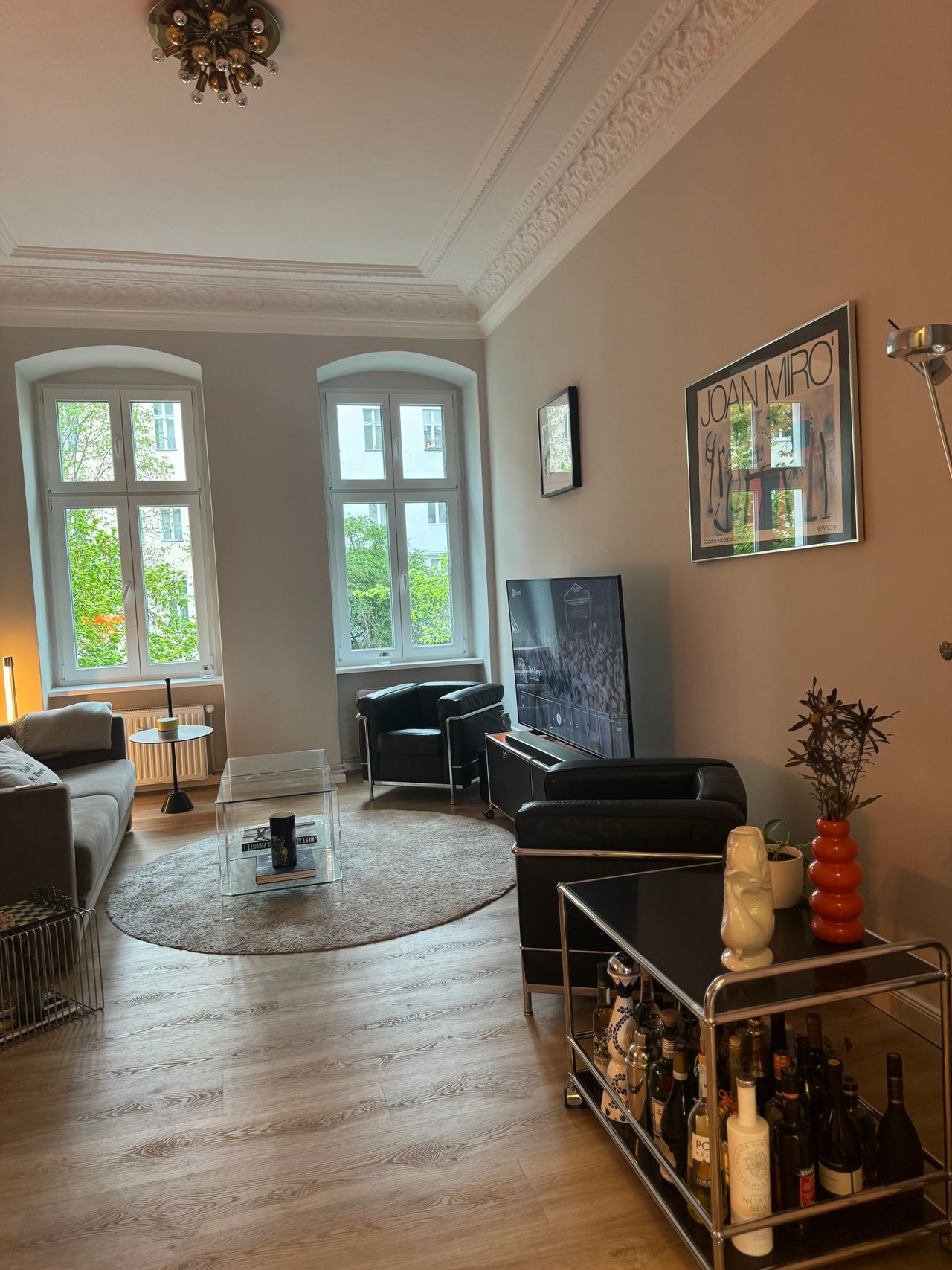 Bright Designer Apartment in Kreuzberg – Canal Location