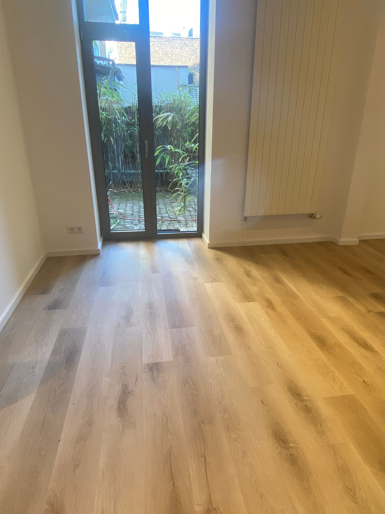 Modern & Fully Furnished 1.5-Room Apartment in Düsseldorf-Unterbilk – Ideal for Professionals & Expats (Available from February)