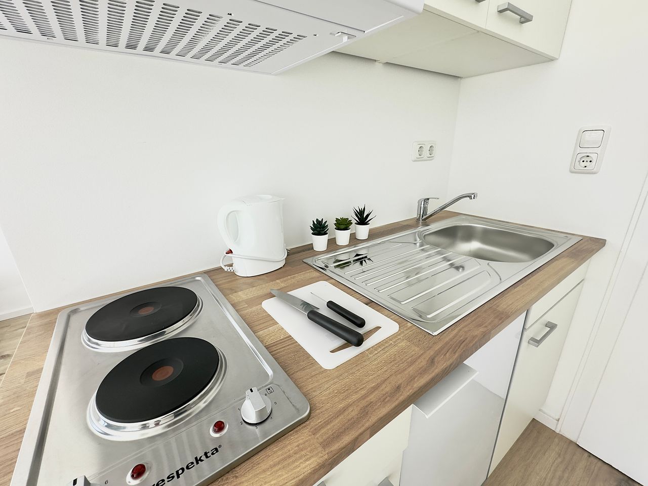New & cozy Studio in the City Center with Roof Top View