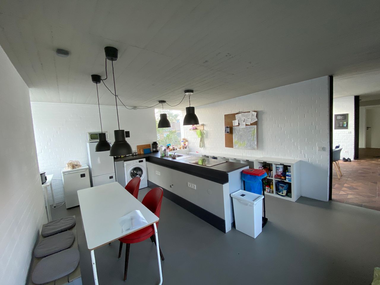 fully furnished room in a shared apartment in a large estate near the university hospital and the RWTH city campus