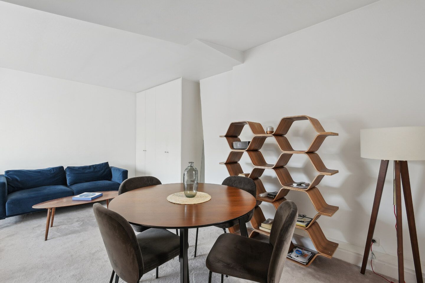 Location ID 373 Champs Elysees / rue Marbeuf (loyer tout inclus)
