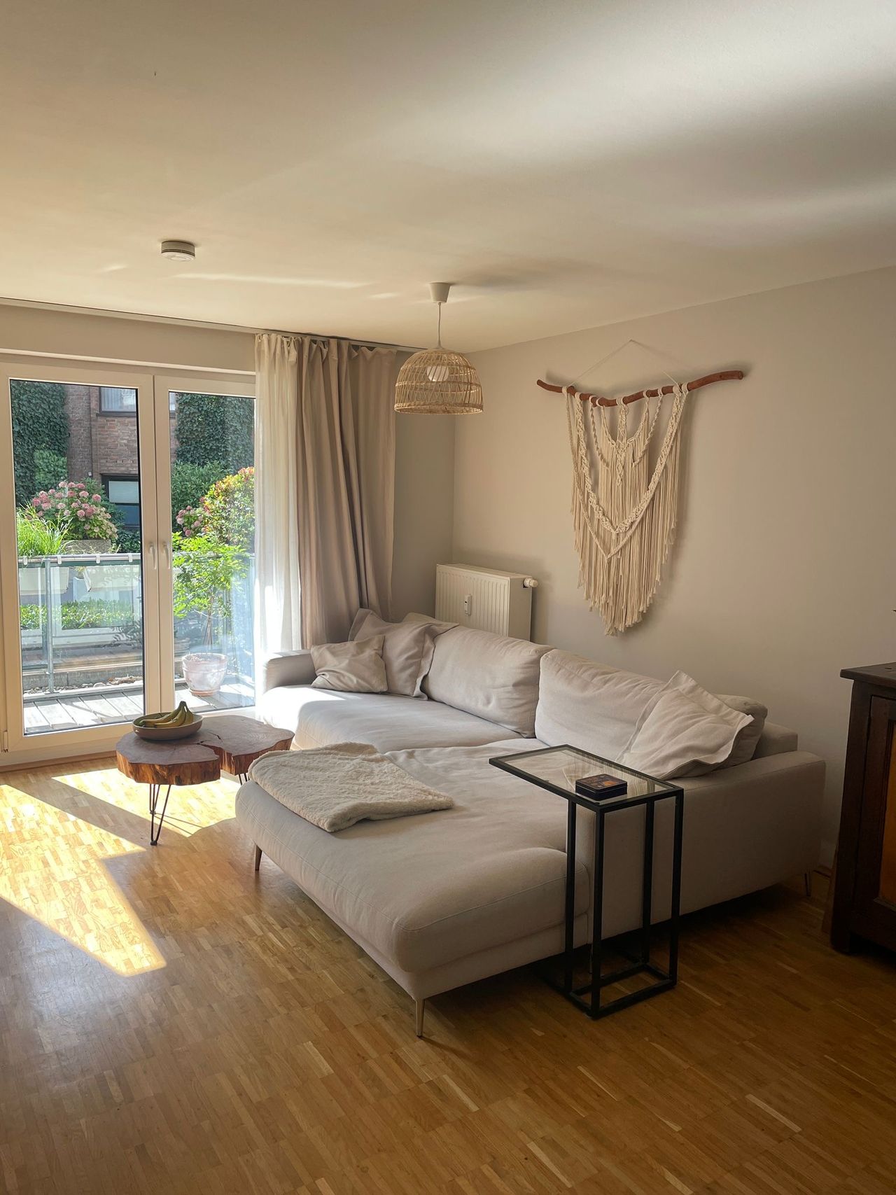 Furnished 3-room apartment with garden in Düsseldorf-Hamm