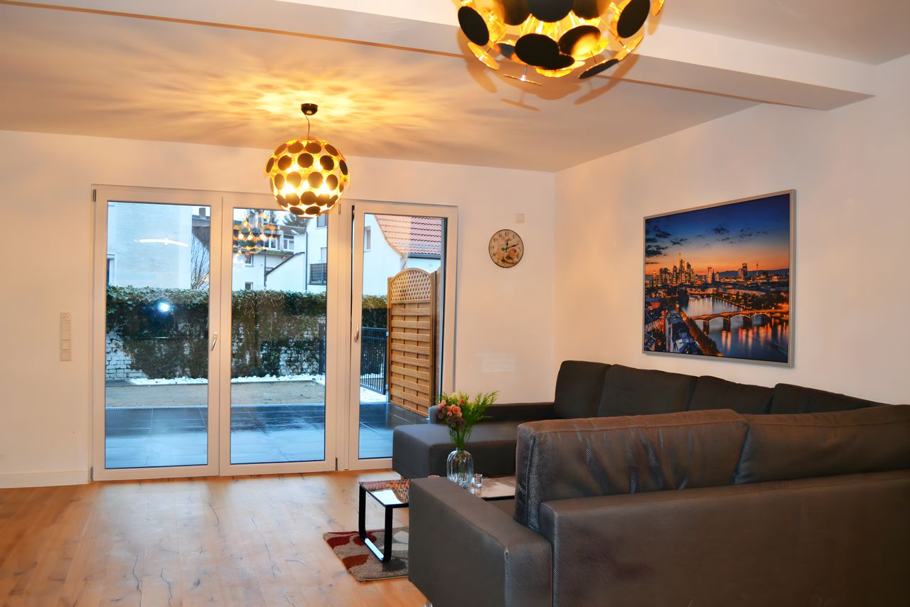 Modern Furnished Apartment with Garden & Terrace | Near Messe Frankfurt | Private Parking | Silent & Central in Hausen