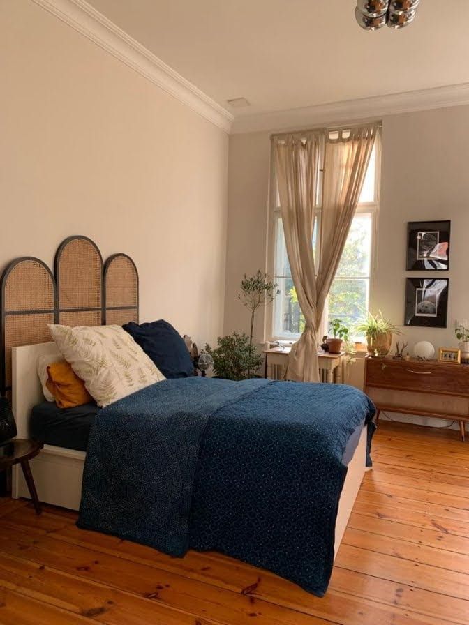 2.5 rooms of a 3 room furnished apartment for sublet (May 23-Jun 22)