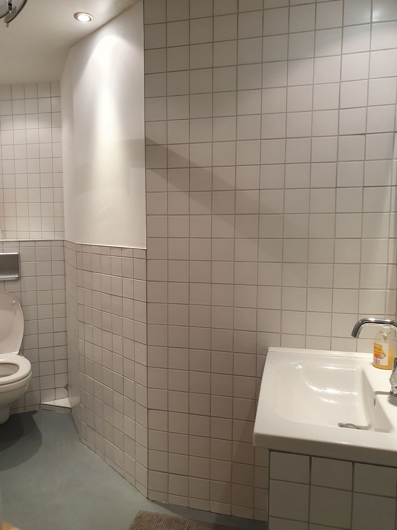 Renovated 1,5 room apartment close to the main station