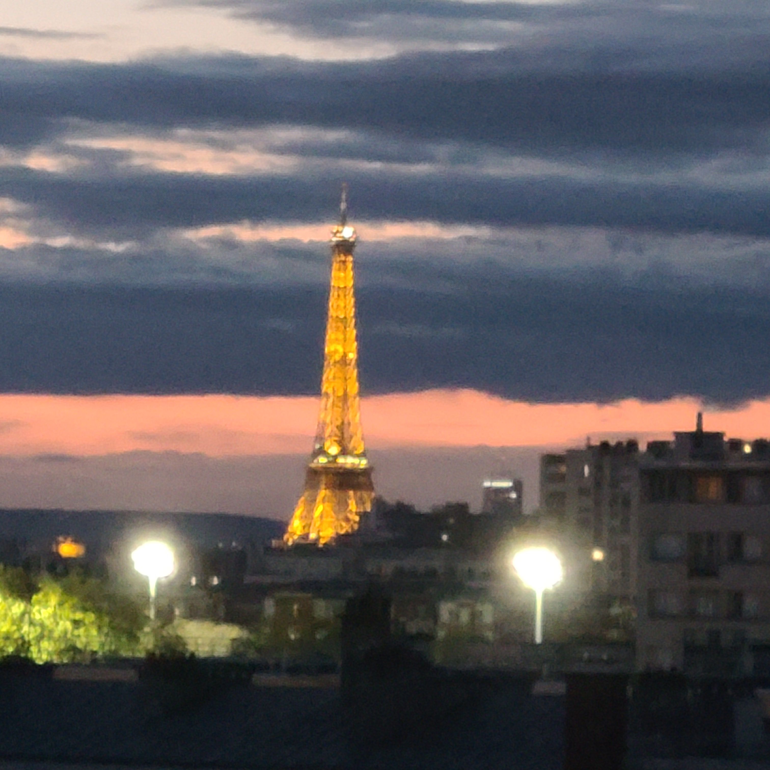 Location À 10 minutes à pied de Paris - Charmant studio avec vue imprenable sur la Tour E
