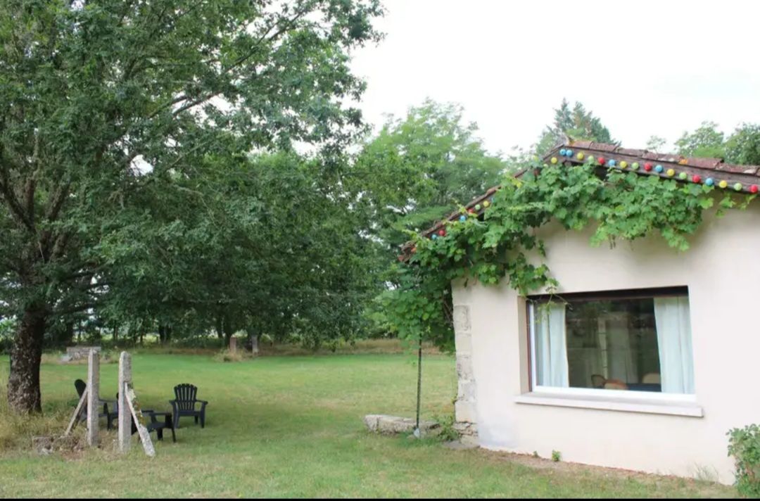 Location Gîte meublée au cœur de la nature (loyer tout inclus)