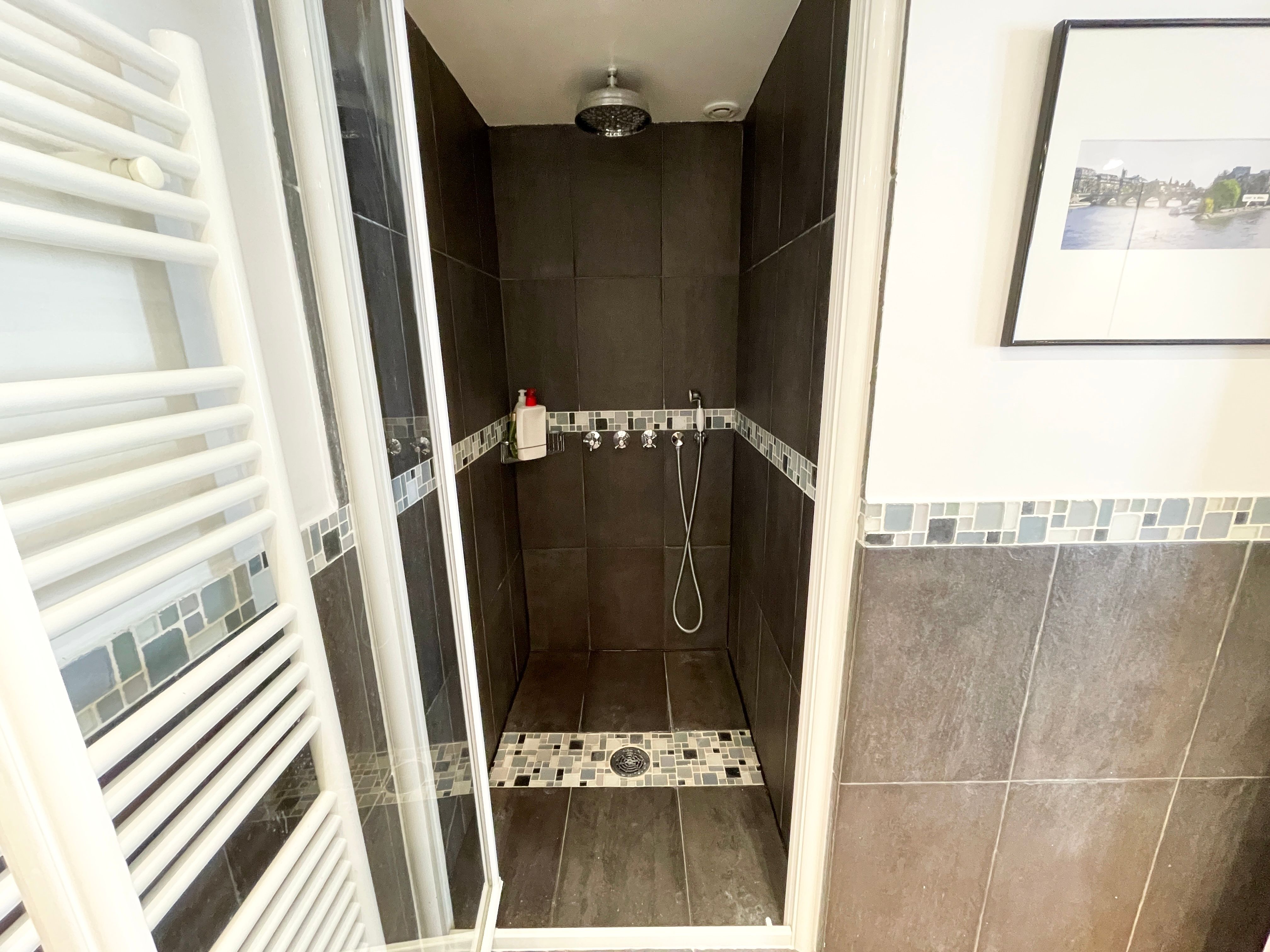 Location Elegant 2-Bedroom Apartment in a Prime Location close to Place des Vosges (loyer