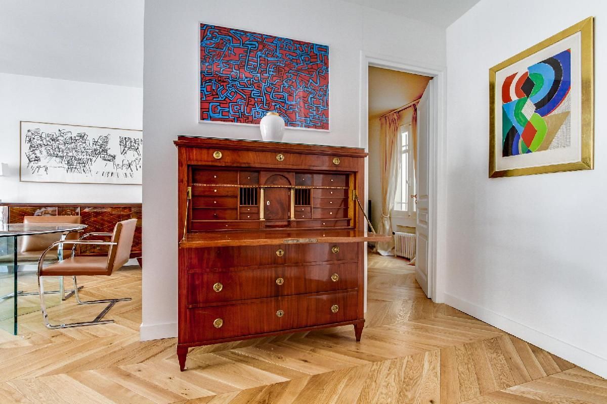 Très beau 3 pièces avec balcon (loyer tout inclus) Paris