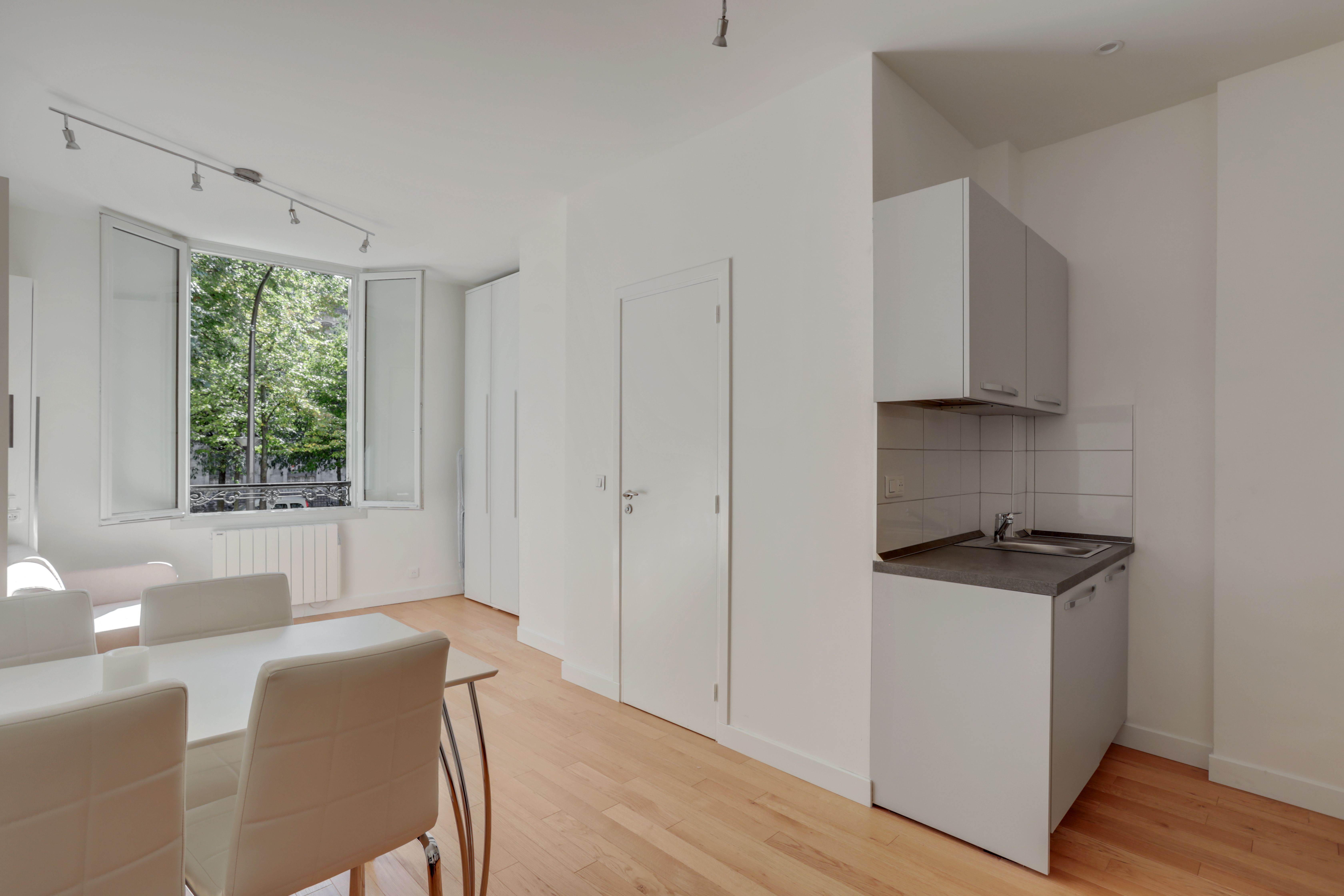 Location Bright Sudio Batignolles (loyer tout inclus)