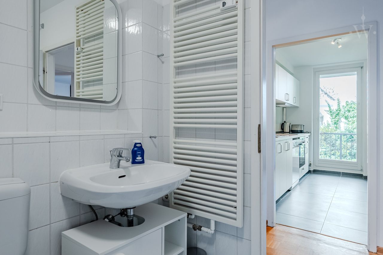 Kreuzberg highlight: Modern apartment with plenty of space, freshly renovated and furnished!