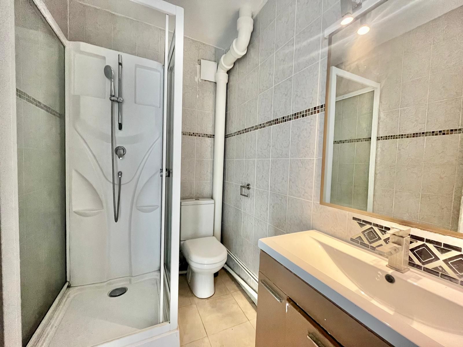 Location chambre encolocation dans une maison spacieuse (loyer tout inclus)