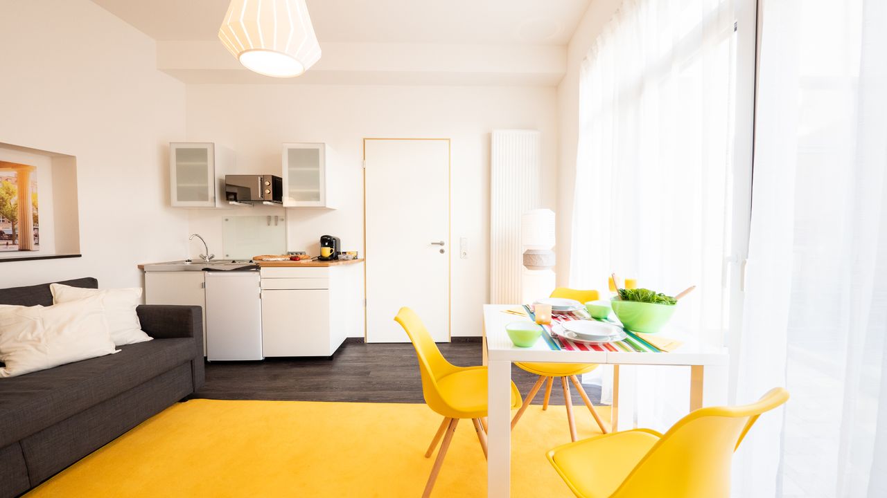 Spacious & nice apartment near school, Aachen