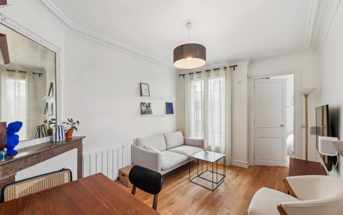 Magnificent renovated apartment in Nation - elevator, is crossing and ultra bright (loyer tout inclus) Paris